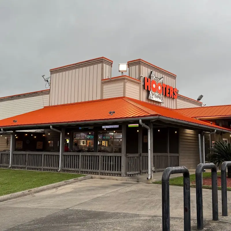 Hooters