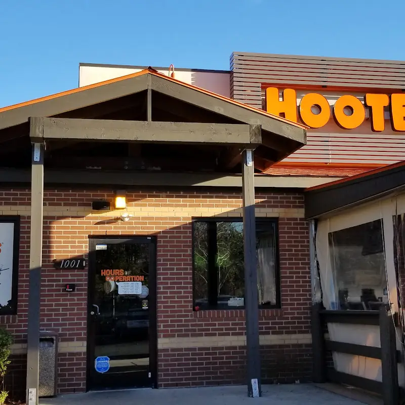Hooters