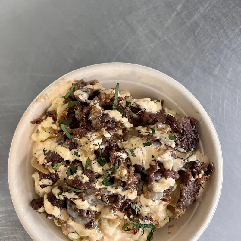 Mac N' Cheese Steak