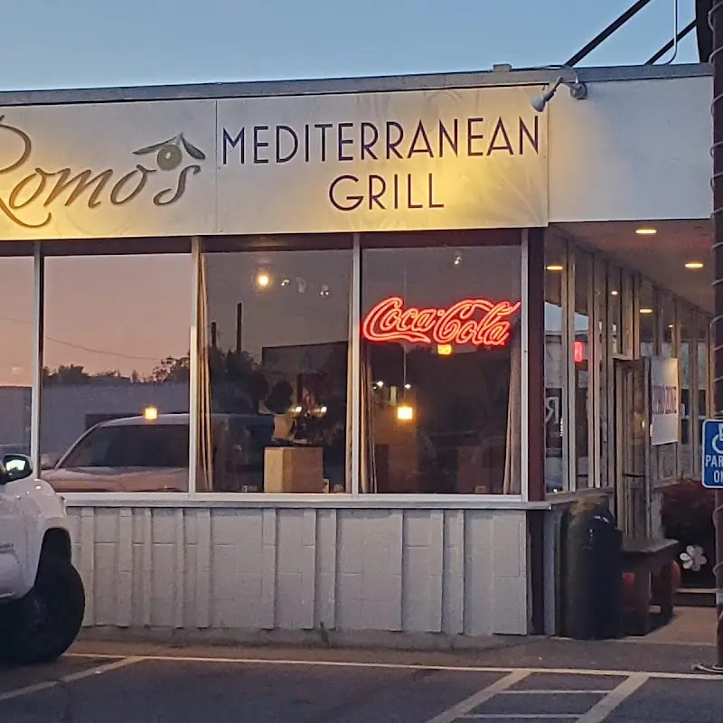Romo's Mediterranean Grill
