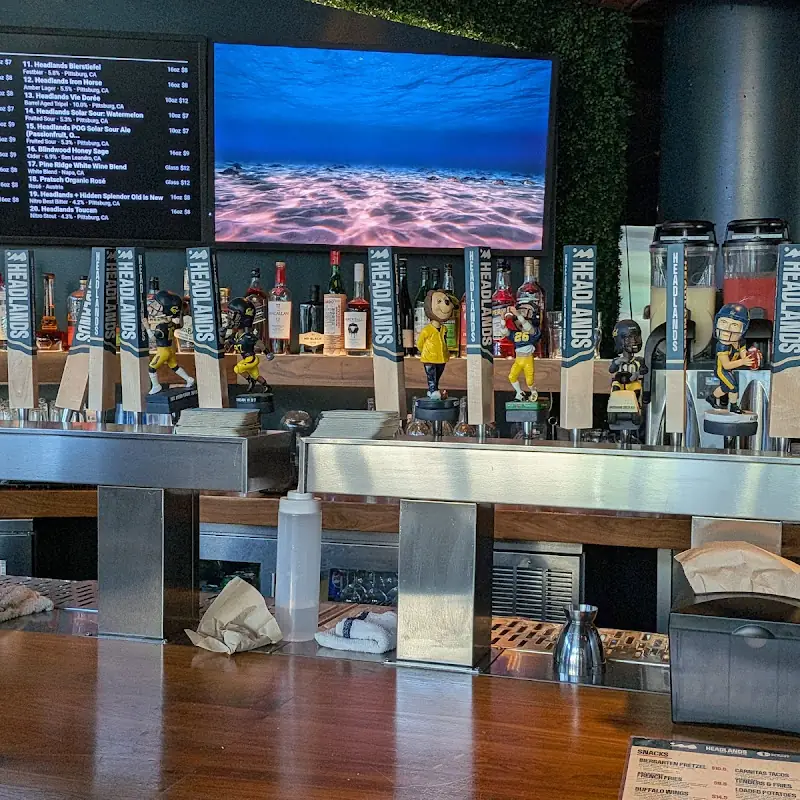 Headlands Brewing - On Campus at UC Berkeley