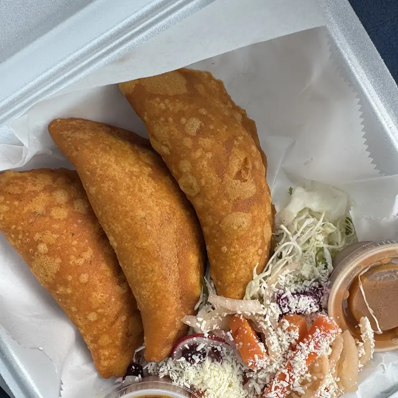 Pupusas y Antojitos Genesis #2