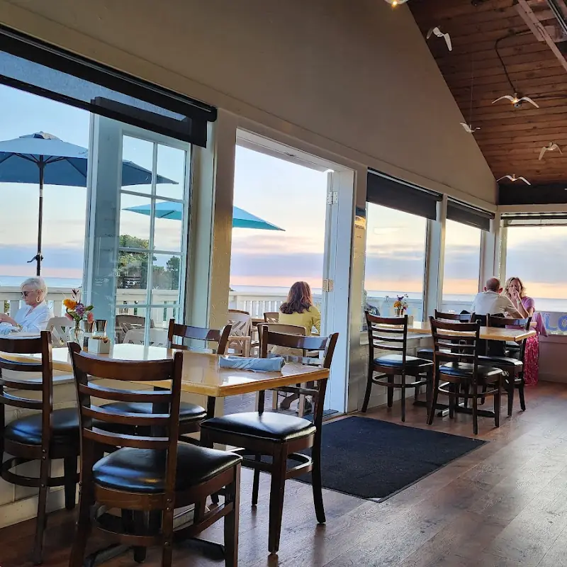 Flow | Restaurant & Lounge