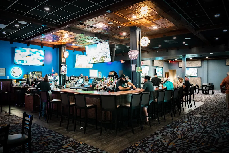 Dale's Sportsbook - Bar & Grill