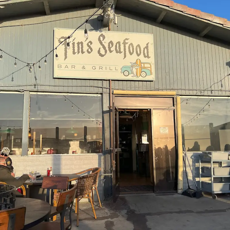 Fin's Bar & Grill