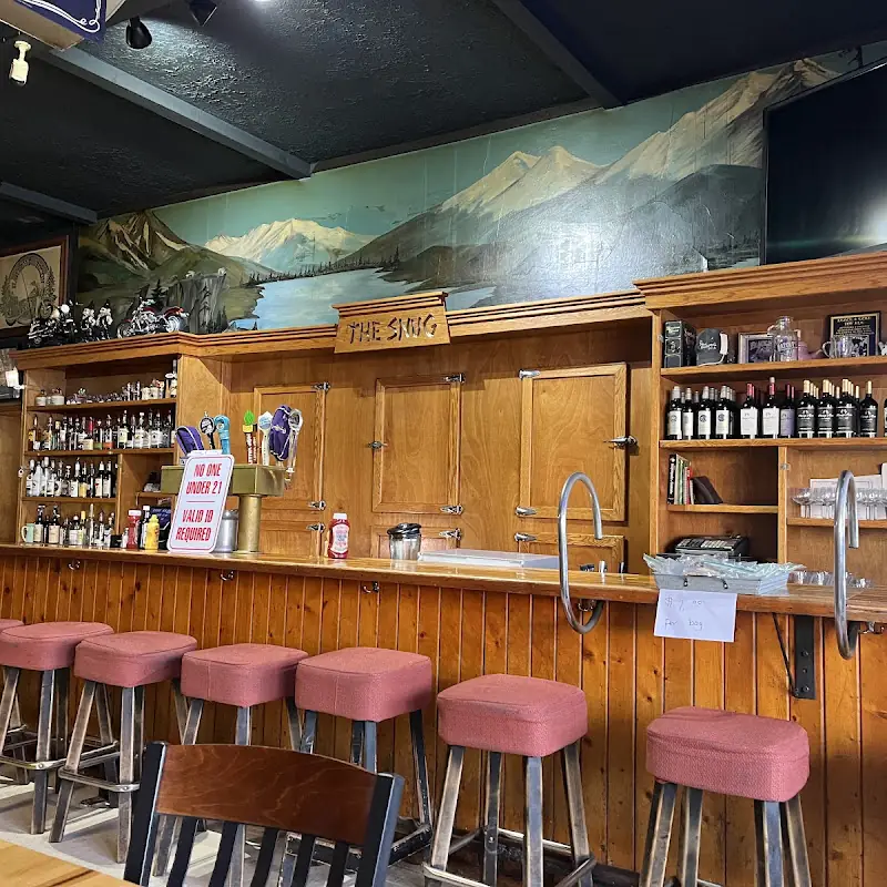 The Snug | Bar & Grill