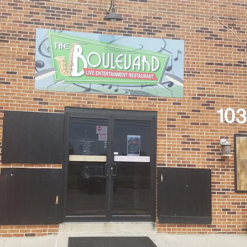 Le Boulevard Bar & Grill