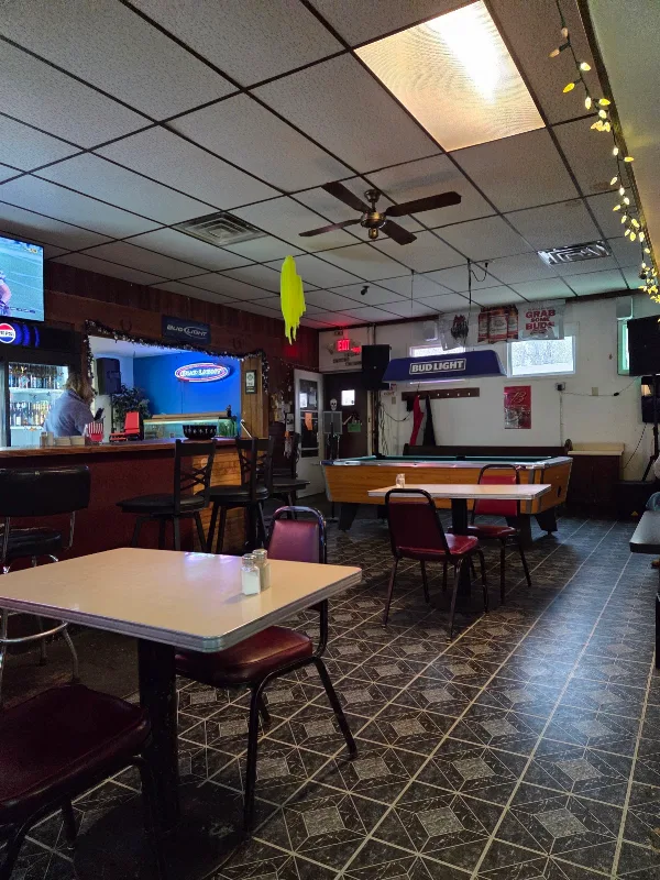 Tanks Bar & Grill