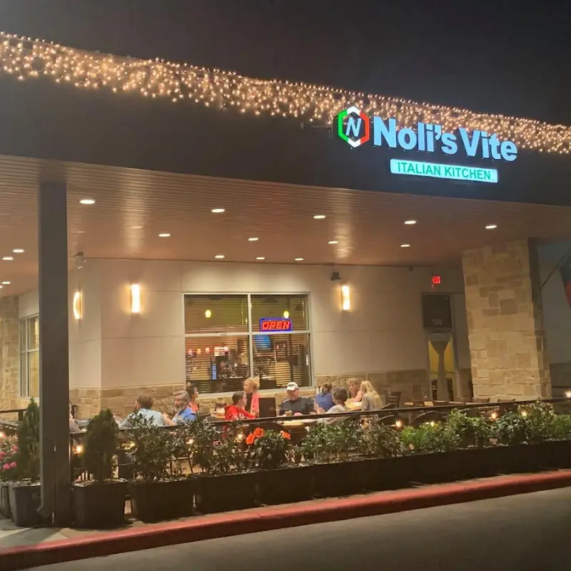 Noli's Specialty Pizza Large