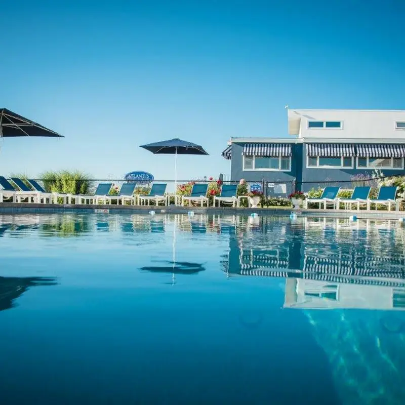 Atlantis Oceanfront Inn Hotel & Breakfast Café In Gloucester, MA