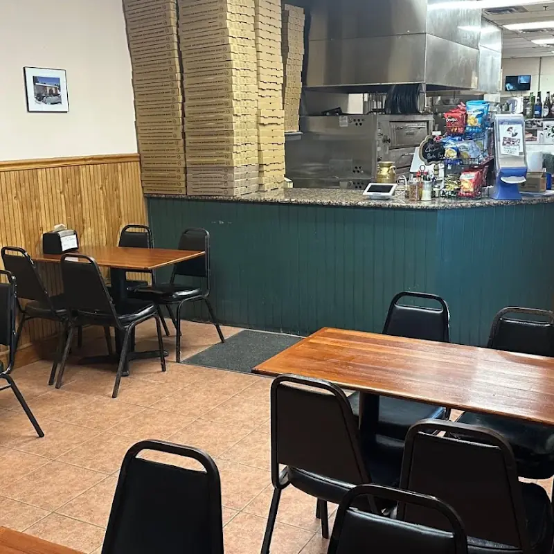 Naples Restaurant & Pizza