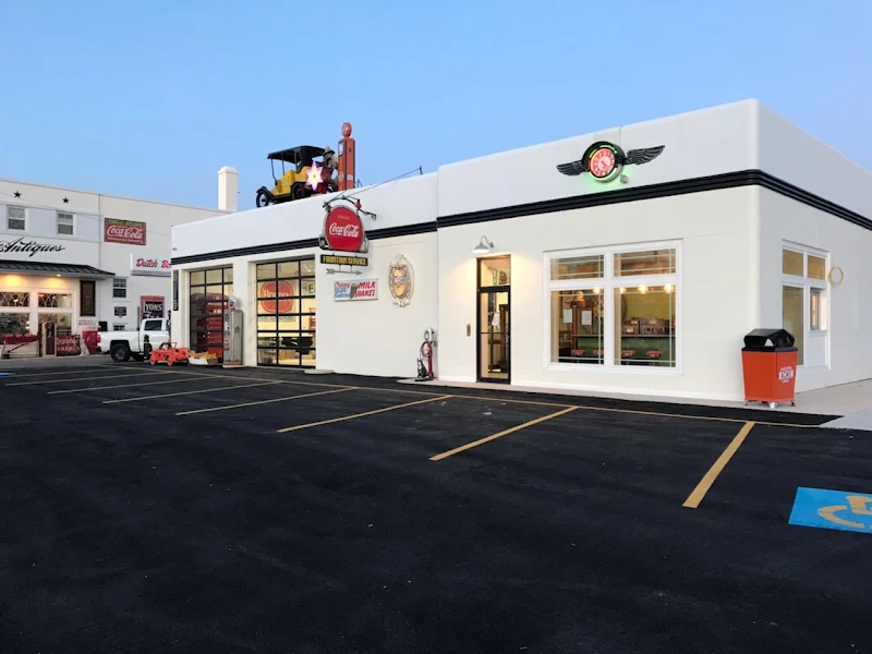 ACME Ice Cream Parlor