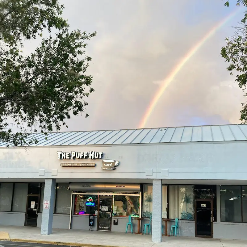 The Puff Hut Café