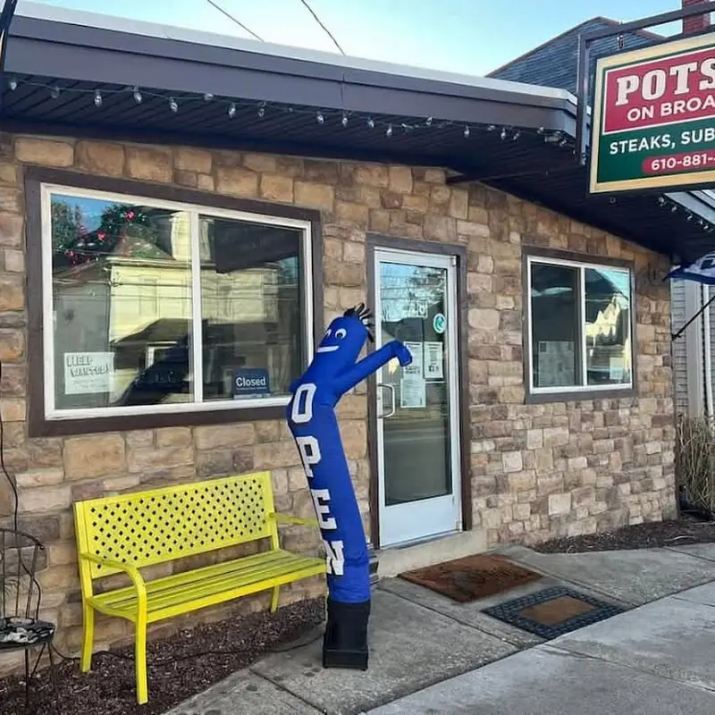 Potsy's on Broadway