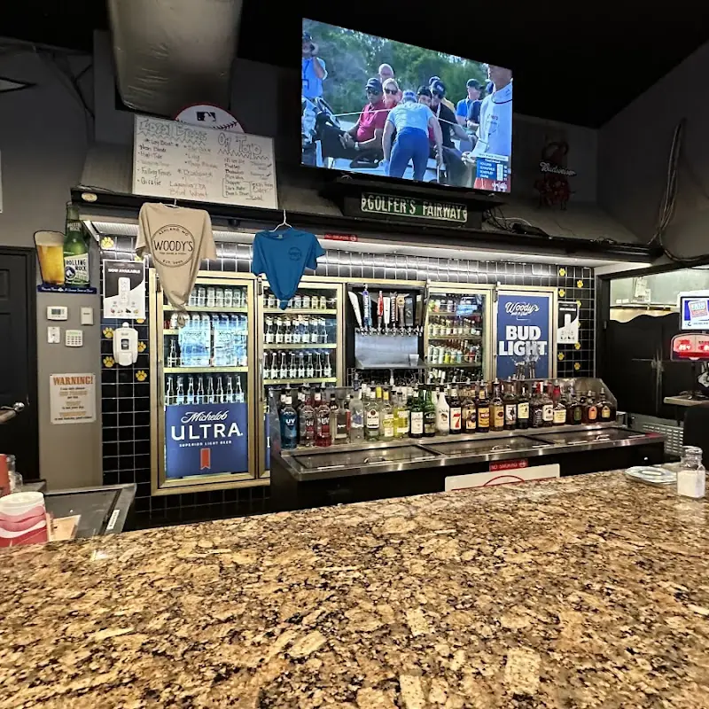 Woody's Pub & Grub