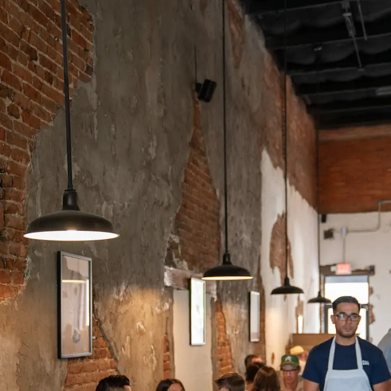 Pearl Divers Oyster Bar