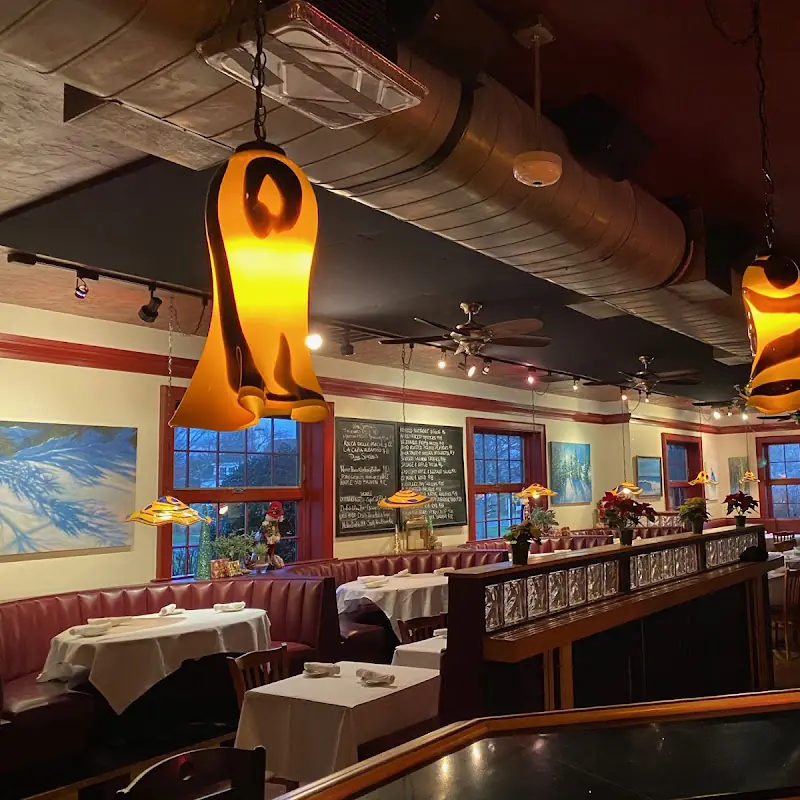 Del Mar Bar & Bistro