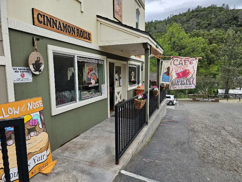 Cinnamon Roll Bakery & Café