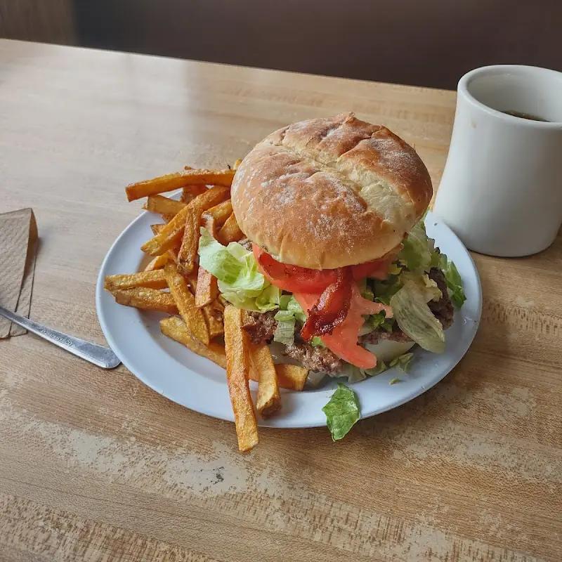 Bee's Snack Bar