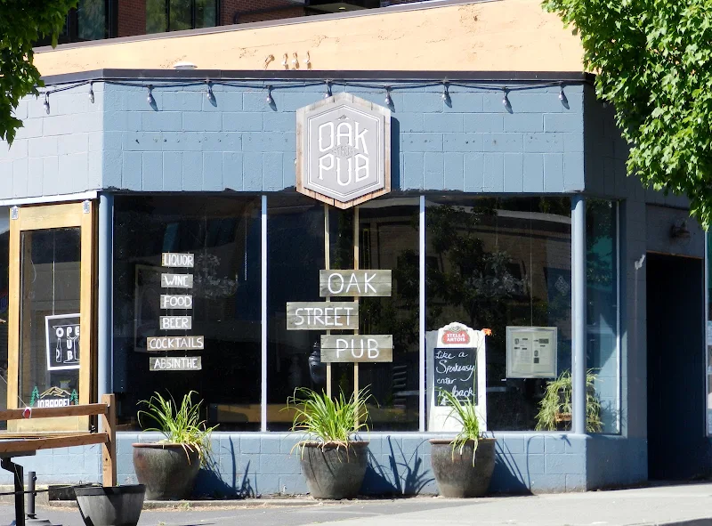 Oak St Pub
