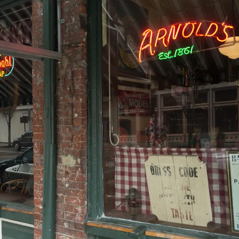 Arnold's Bar & Grill