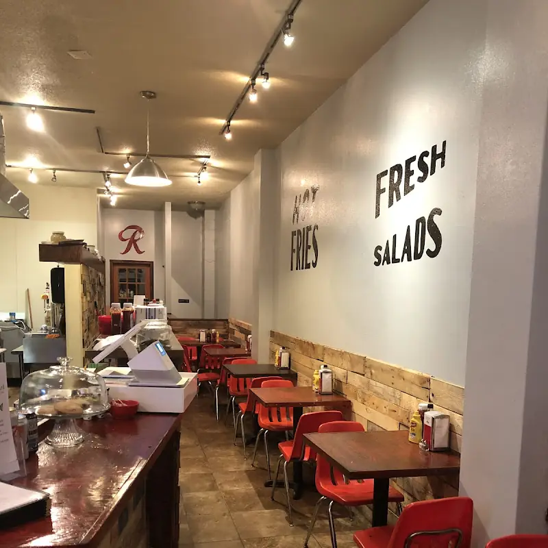 Pigfish Café