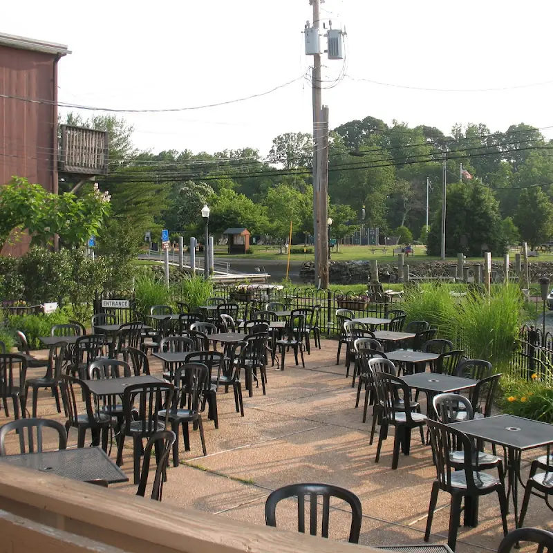 Irish Eyes Pub & Restaurant