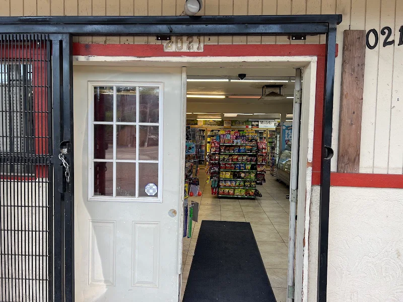 Los Berros Market & Deli