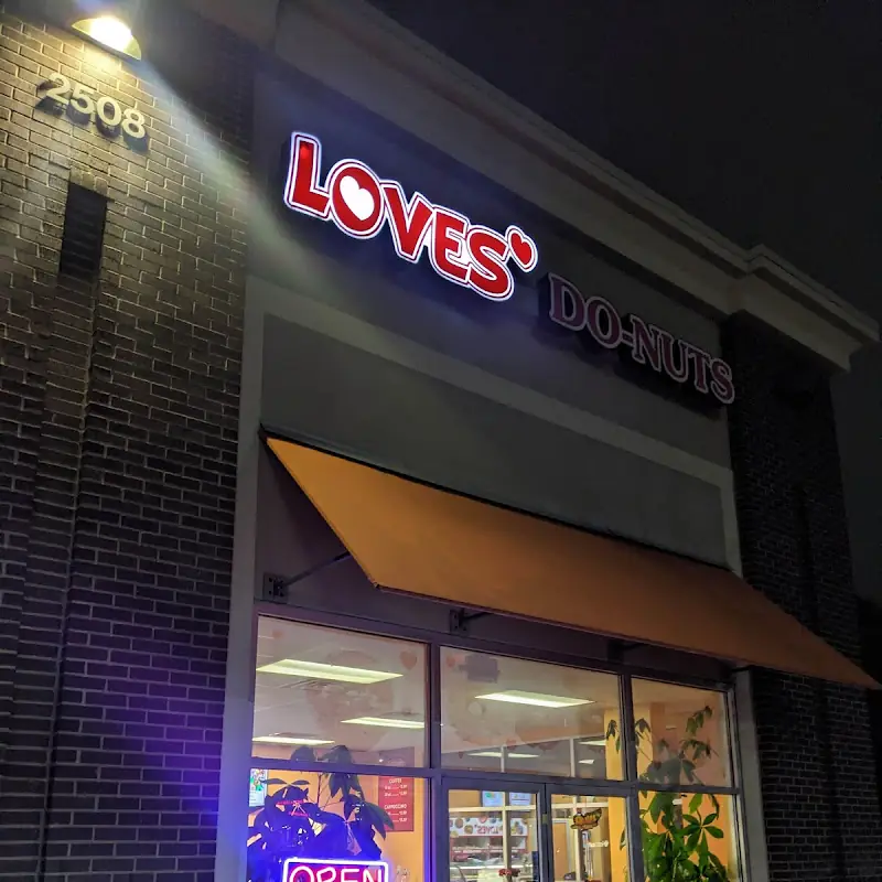 Loves Donuts