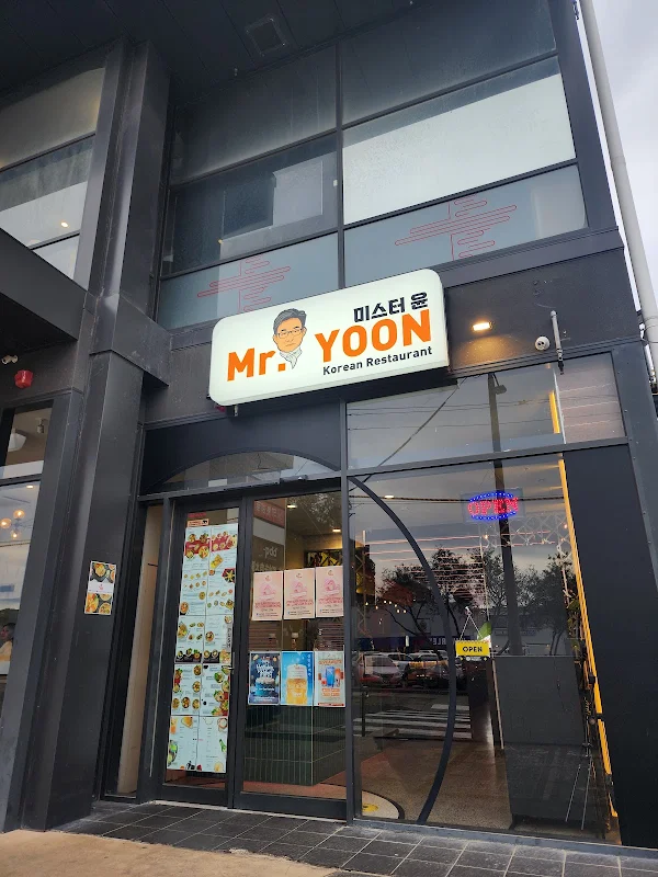 Mr Yoon Glenwaverley