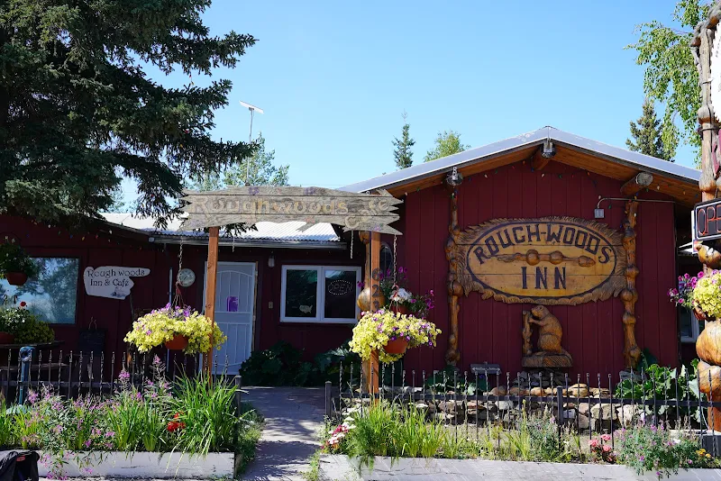 RoughWoods Inn