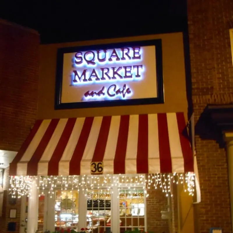 Square Market & Cafe