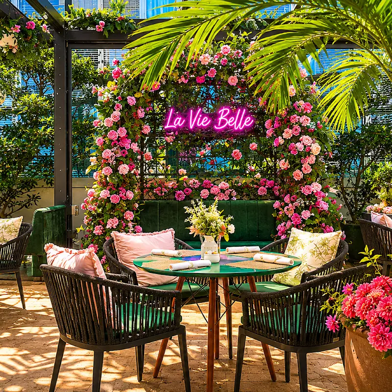 La Vie Belle Boutique Café & Cuisine