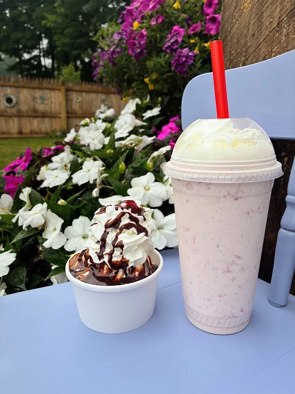 Mel's Ice Cream and Coffee