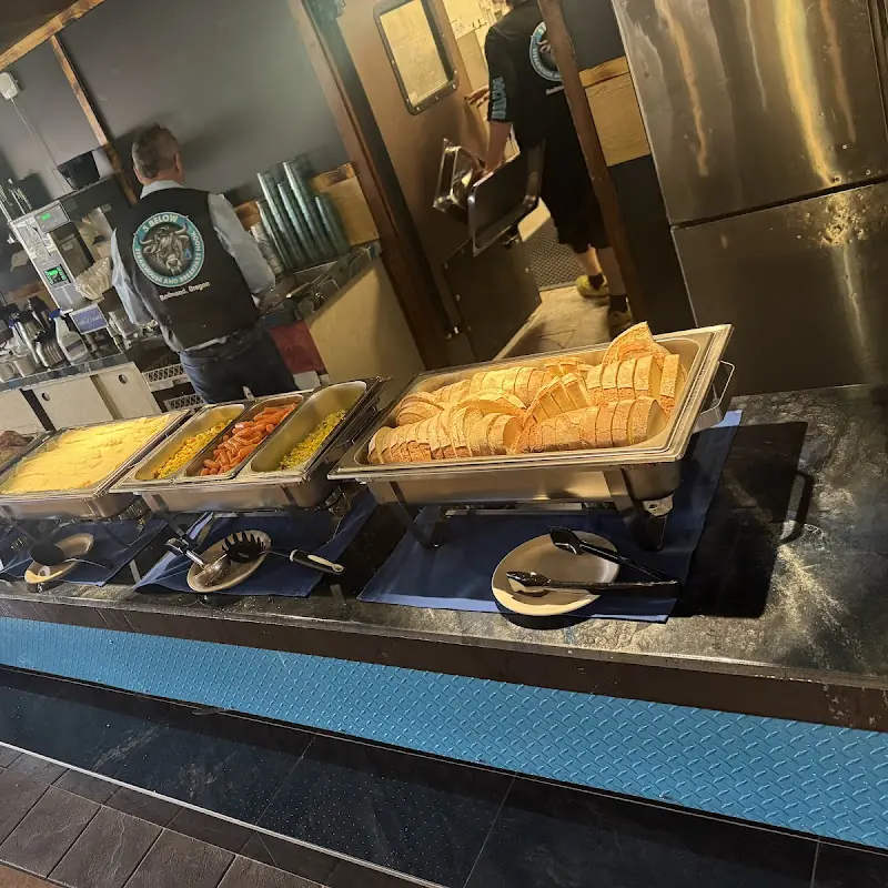 5 Below Steakhouse and Breakfast Nook