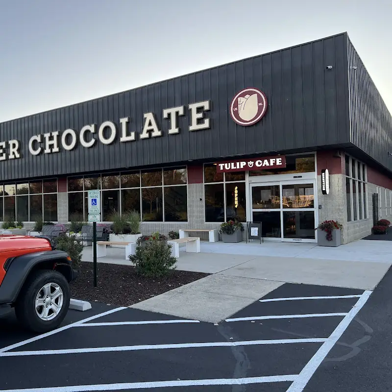 Hollander Chocolate Co. & Tulip Cafe
