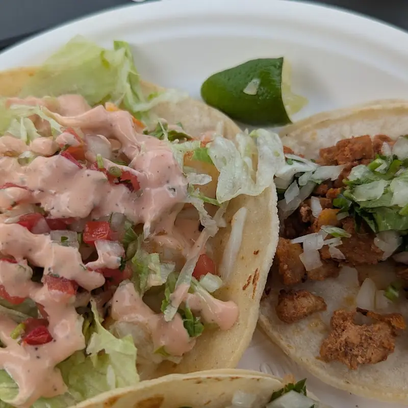 Tacos kiking