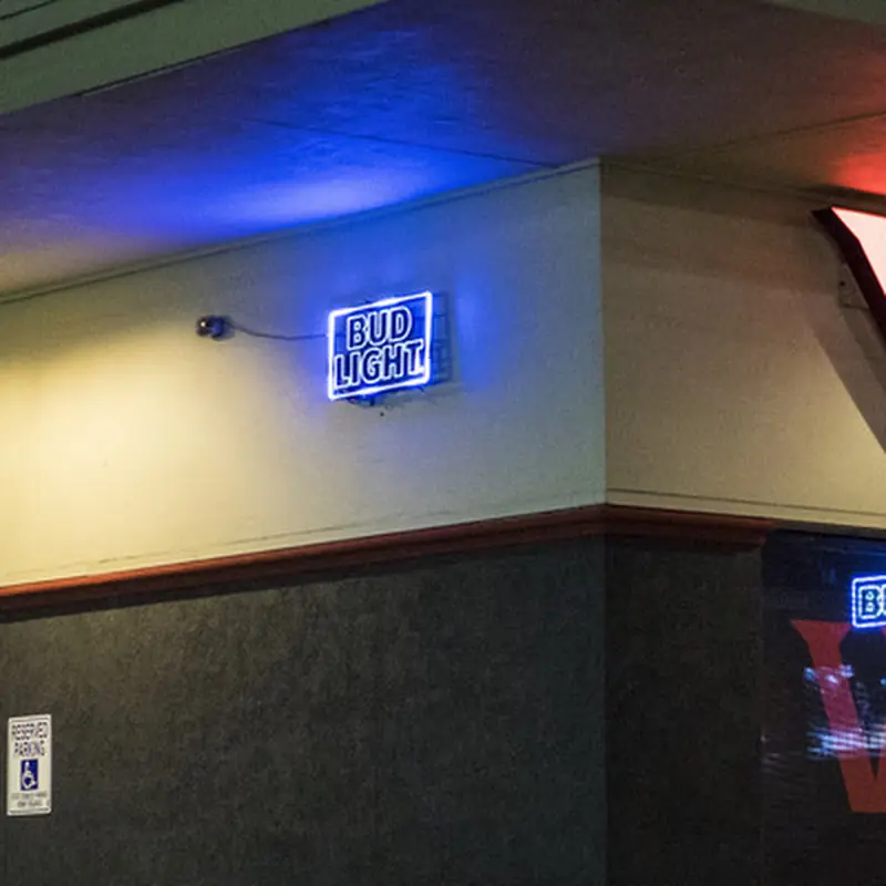 Wonders Bar & Grill