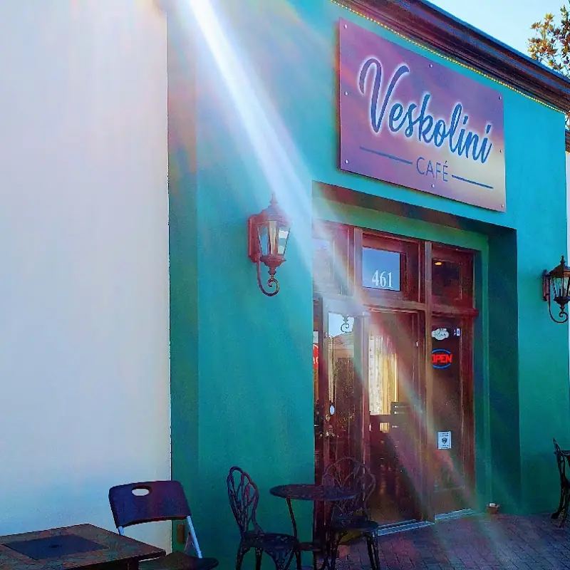 Veskolini Cafe