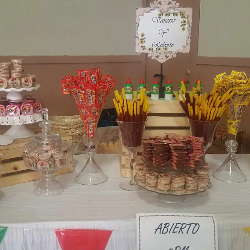 La Botana | Ice Parlor & Crepes Wendell