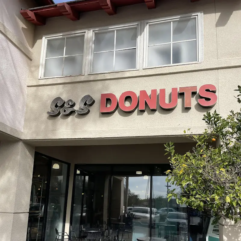 S & S Donuts & Bake Shop - Valencia
