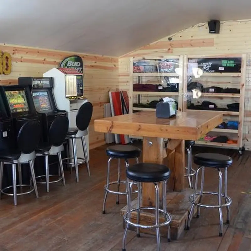 T & E Levis Lodge