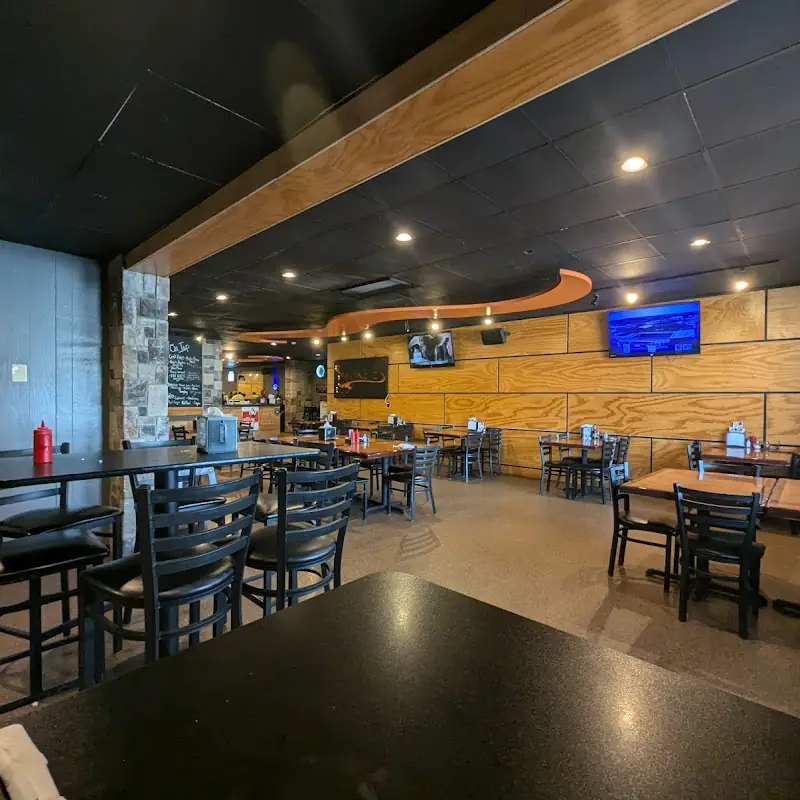 Smoke-E's Bar & Grill