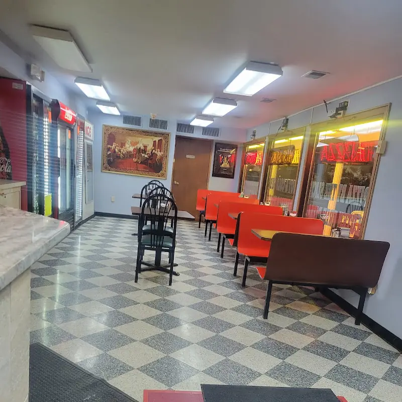 Domenicos Pizzeria and Liquor Store