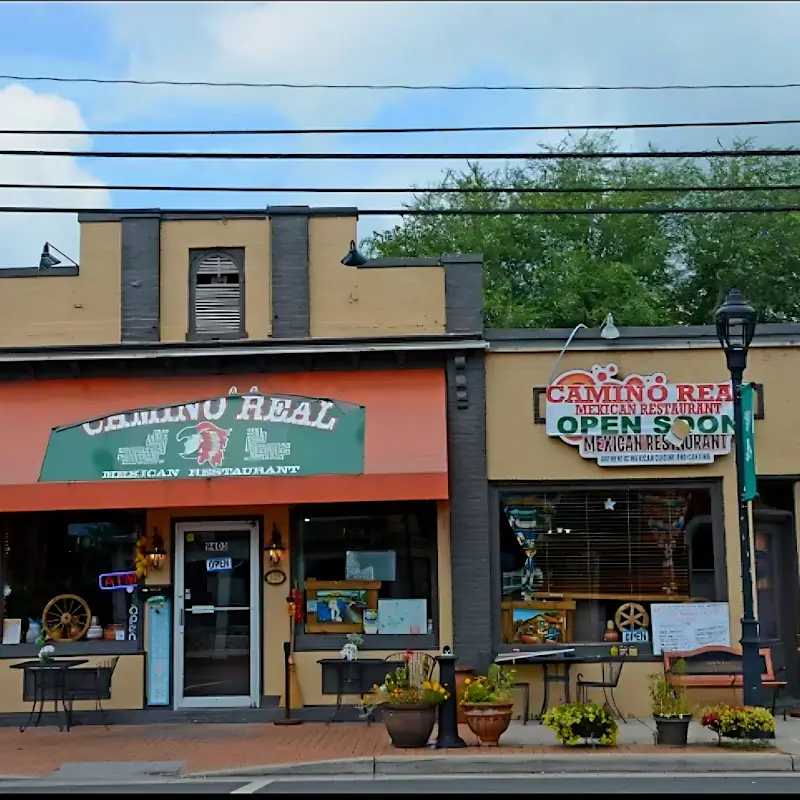 9. 1 Beef Burrito & 1 Chili Relleno