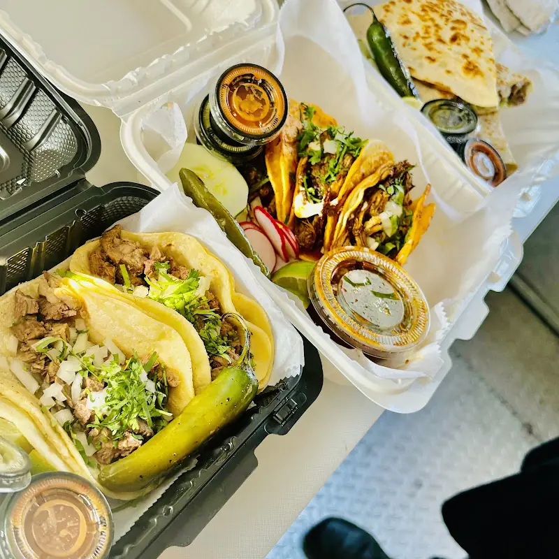 Echate Un Taco