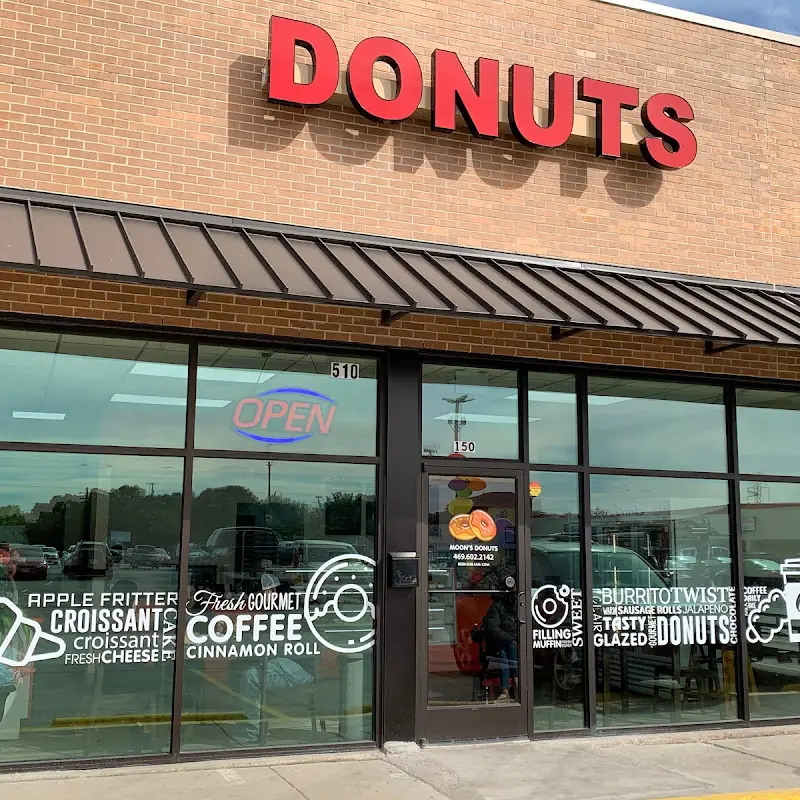 Moon's Donuts