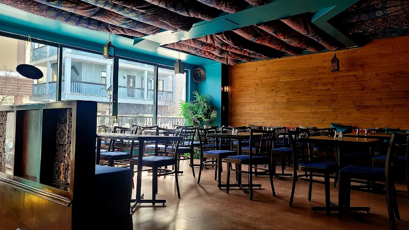 MoMo Café Resto