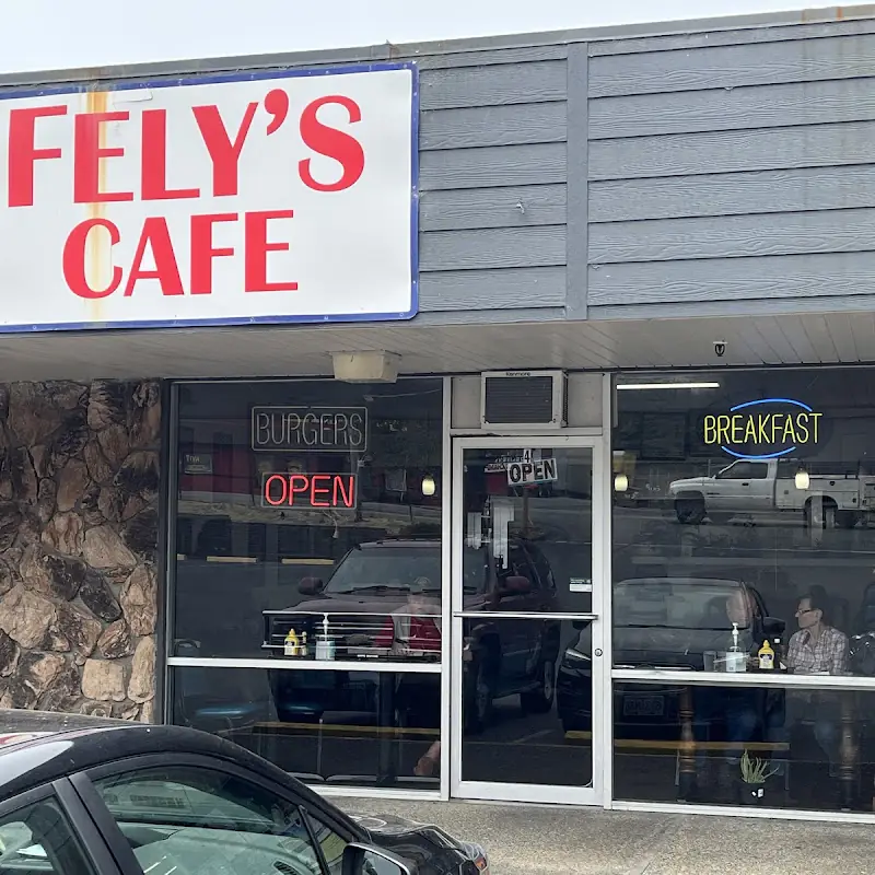 Fely's Cafe