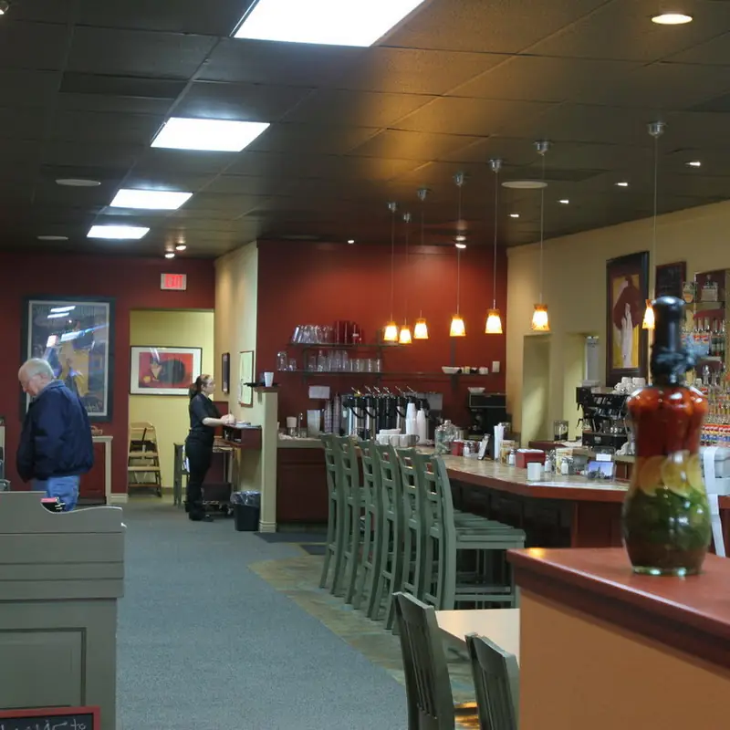 Tremont on Main Restaurants and Inn